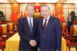 越共中央总书记苏林会见中国全国人大常委会委员长赵乐际