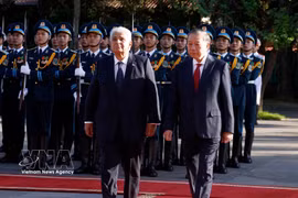 越共中央总书记、国家主席苏林与夫人主持仪式 欢迎巴拿马总统及夫人访越