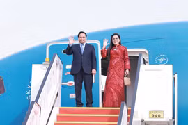 越南政府总理范明政及夫人开始对科威特进行正式访问