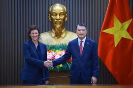 越南政府总理黎明兴会见富时罗素首席执行官菲奥娜·巴塞特