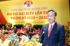 阮友义同志继续担任兴安省委书记。图自越通社