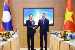 越南与老挝加强阵线合作 巩固两国特殊关系