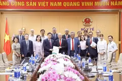 与会代表合影。图自vietnam+