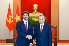 越共中央总书记苏林会见斯洛伐克副总理兼国防部长罗贝尔特·卡利尼亚克。图自越通社