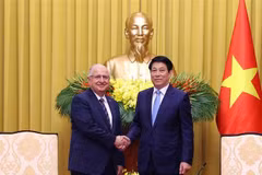 国家主席梁强会见土耳其国防部长。图自越通社