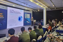越南公安部对外局副局长黎黄阳大校发表讲话。图自越通社