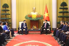 越南国家主席梁强会见蒙古国最高法院院长甘佐里格·丹丁。图自越通社
