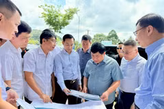 阮志勇副总理视察2027年亚太经合组织峰会周准备工作。图自越通社