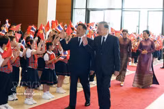越共中央总书记、国家主席苏林主持仪式，欢迎泰国国王与王后访越