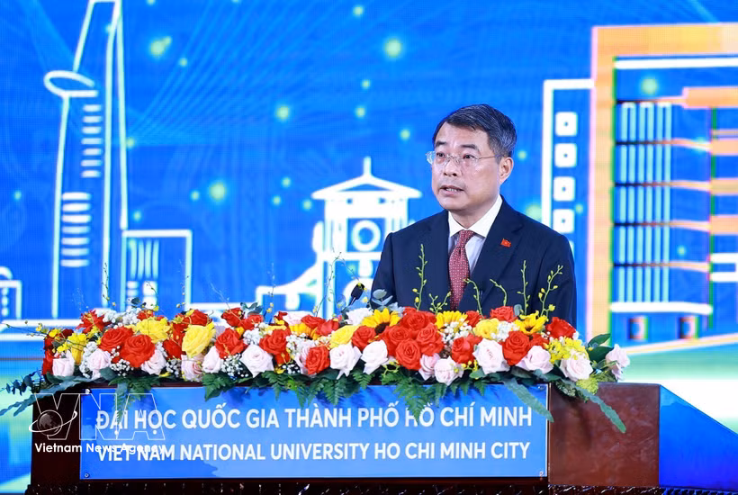 越南政府总理黎明兴出席胡志明市国家大学（VNUHCM）2026年开学典礼。图自越通社