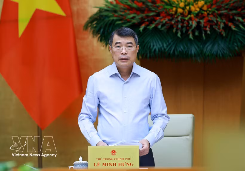 政府总理黎明兴主持召开2026年8月政府立法工作专题会议，就拟提交国会第二次会议审议、通过的12项法律草案和决议草案征求意见。图自越通社