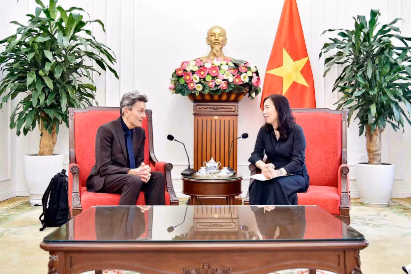 越南外交部副部长黎氏秋姮会见德国联邦议院外事委员会委员罗尔夫·米策尼希（Rolf Mutzenich）议员。图自baoquocte.vn