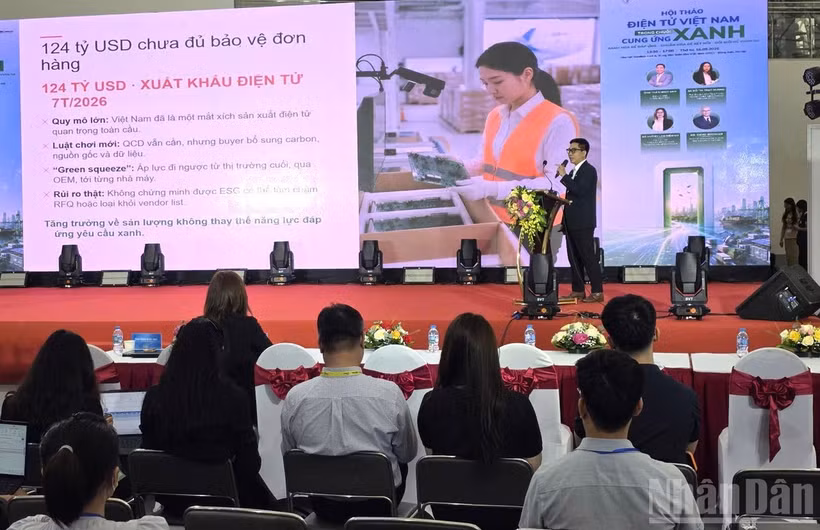 越南电子企业协会（VIAA）与SGS公司联合举办"越南电子业在绿色供应链中：从ESG、可持续包装到全球市场要求”研讨会。图自nhandan.vn