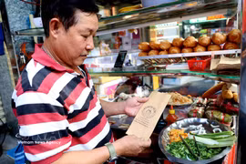 胡志明市某个面包店。图自越通社