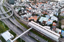 胡志明市滨城-仙泉地铁1号线。图自越通社