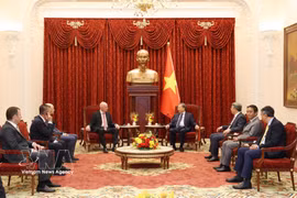 越共中央总书记、国家主席苏林会见国际足联主席