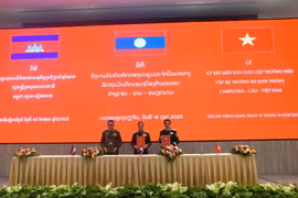 越老柬三国国防部长年度会晤会议纪要签署仪式。图自越通社