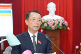 顺化市省委副书记潘天定当选市人民委员会主席。图自越通社