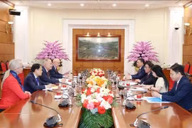 越南共产党与匈牙利工人党一致加强多领域交流合作