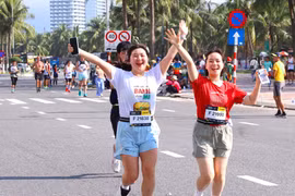 3月22日，2026年岘港国际马拉松赛在岘港市正式开赛。图自越通社
