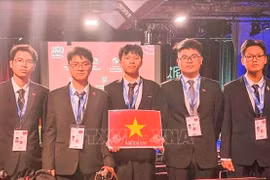 参加2025年国际物理奥林匹克竞赛（IPhO）的越南国家代表队5名学生全部获得奖牌。图自越通社