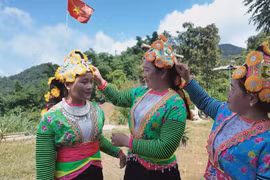 奠边省蒙族传统服饰的独特之美