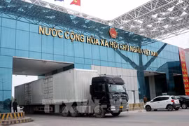 芒街口岸。图自越通社
