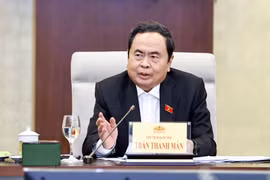 越南国会主席陈青敏主持国会所属机构交班会