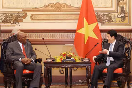 越南国家主席梁强会见古巴国家副主席萨尔瓦多·巴尔德斯·梅萨。图自越通社