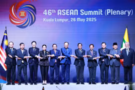 东盟各国领导合影。图自越通社