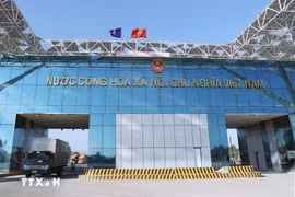 2025年前11个月广宁省芒街口岸贸易进出口额增长29%。图自越通社