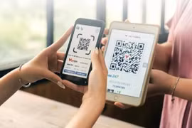 越南银行卡持有人可在老挝进行二维码扫码支付。图自互联网