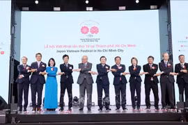 与会代表合影。图自越通社
