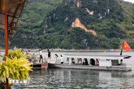 和平省庙会文化助力经济旅游发展。图自越通社