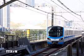 9月2日国庆日地铁1号线（滨城– 仙泉）免费乘车。图自越通社