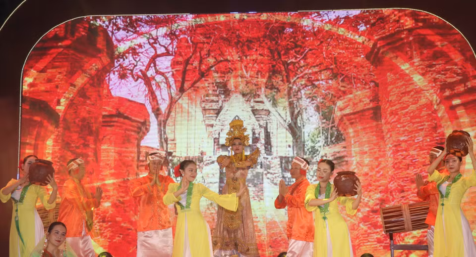 在波那加塔节框架内举办的文艺表演活动。图自越通社