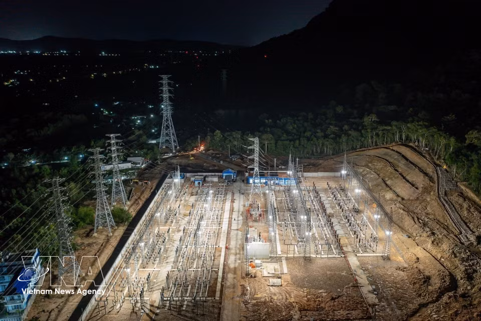 3个项目总投资近2.165万亿越盾（折合人民币5.55亿元），由南方电力总公司（EVNSPC）为投资方，南方电力项目管理委员会负责展开。图自越通社