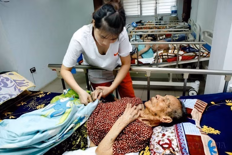 位于河内黄梅郡的OriHome养老中心是当地高质量老年照护模式之一，为老人提供全面优质照料服务。图自越通社
