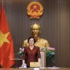 越共中央书记处书记、政府副总理、国家老年人委员会主席范氏清茶主持会议。图自越通社