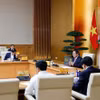越南政府总理范明政就实施对美贸易平衡和可持续发展问题召开了会议。图自越通社