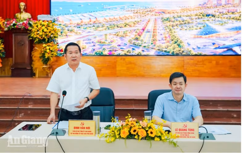 坚江省委副书记、富国特区书记丁文奈在活动上发表讲话 图自《安江报》