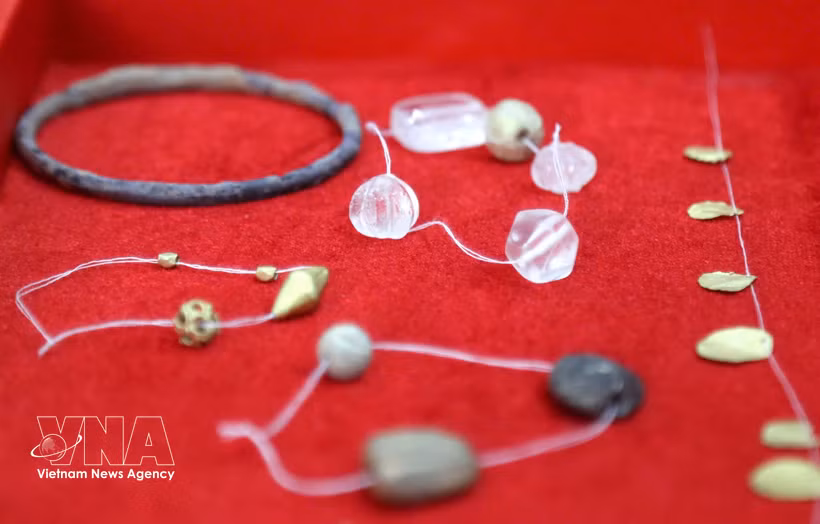 越南乂安省发现两座约1500年前砖墓及大量随葬品