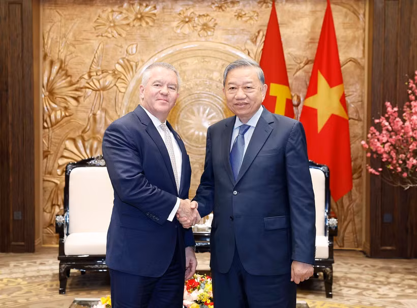 越共中央总书记苏林会见美国助理国务卿迈克尔·德索姆布尔 图自越通社