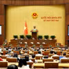 继续第十六届国会第二次会议议程，2026年10月29日下午，国会在会堂就《中小企业发展法》草案展开讨论。图自越通社