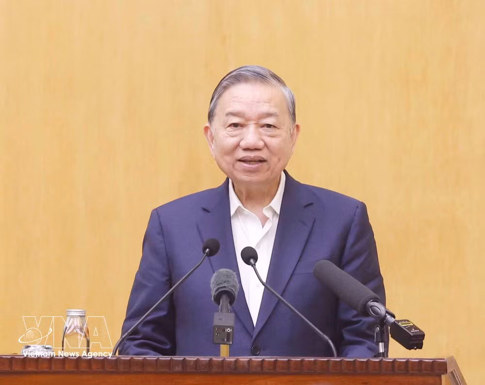 vnanet-tong-bi-thu-to-lam-trinh-bay-chuong-trinh-hanh-dong-voi-cu-tri-anh-ttxvn.jpg