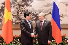 国家主席梁强会见俄罗斯总统普京