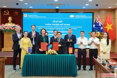 越南工贸部与澳大利亚驻越南大使馆在河内举行了越南政府与澳大利亚政府关于“越澳经济增长伙伴计划——能源领域（Aus4Growth能源领域）”项目补充协议的签署仪式。越南工贸部供图