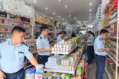 加强打击走私及伪劣商品。图自越通社