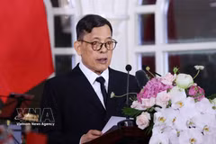 泰国国王玛哈·哇集拉隆功在招待宴会上发表讲话。图自越通社