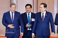 越南国会主席陈青敏会见柬埔寨首相洪玛奈。图自越通社